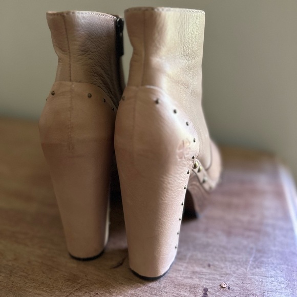 Lucky Brand Terrace"Studded Booties Sz. 7.5 - Picture 12 of 12